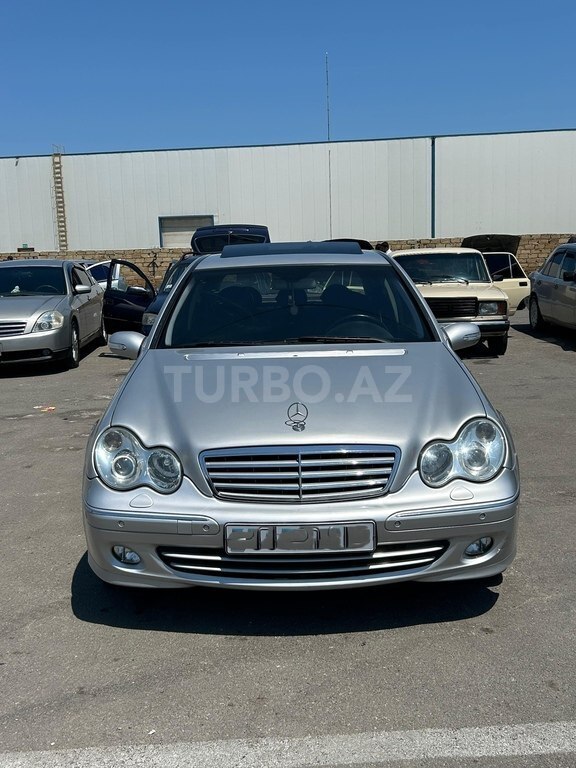 Mercedes C 200