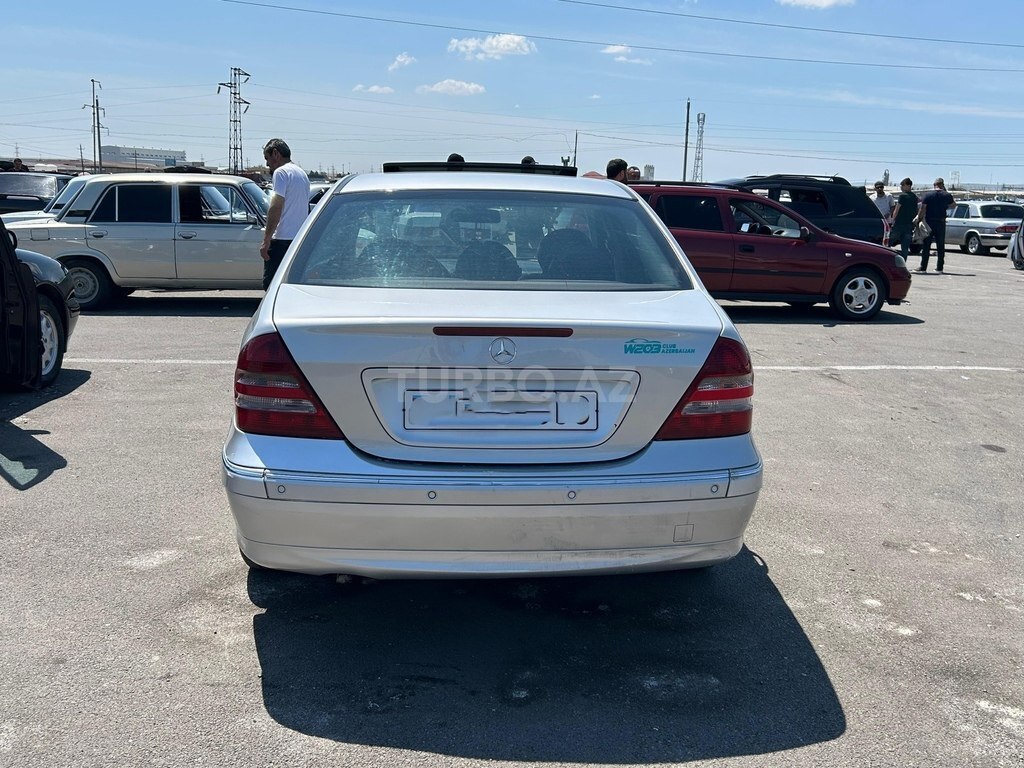 Mercedes C 200