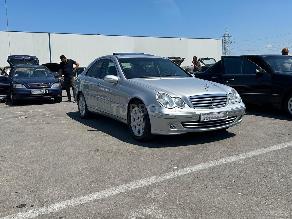 Mercedes C 200