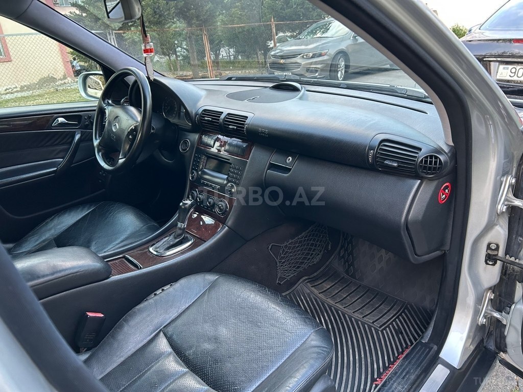 Mercedes C 200