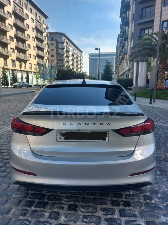 Hyundai Elantra