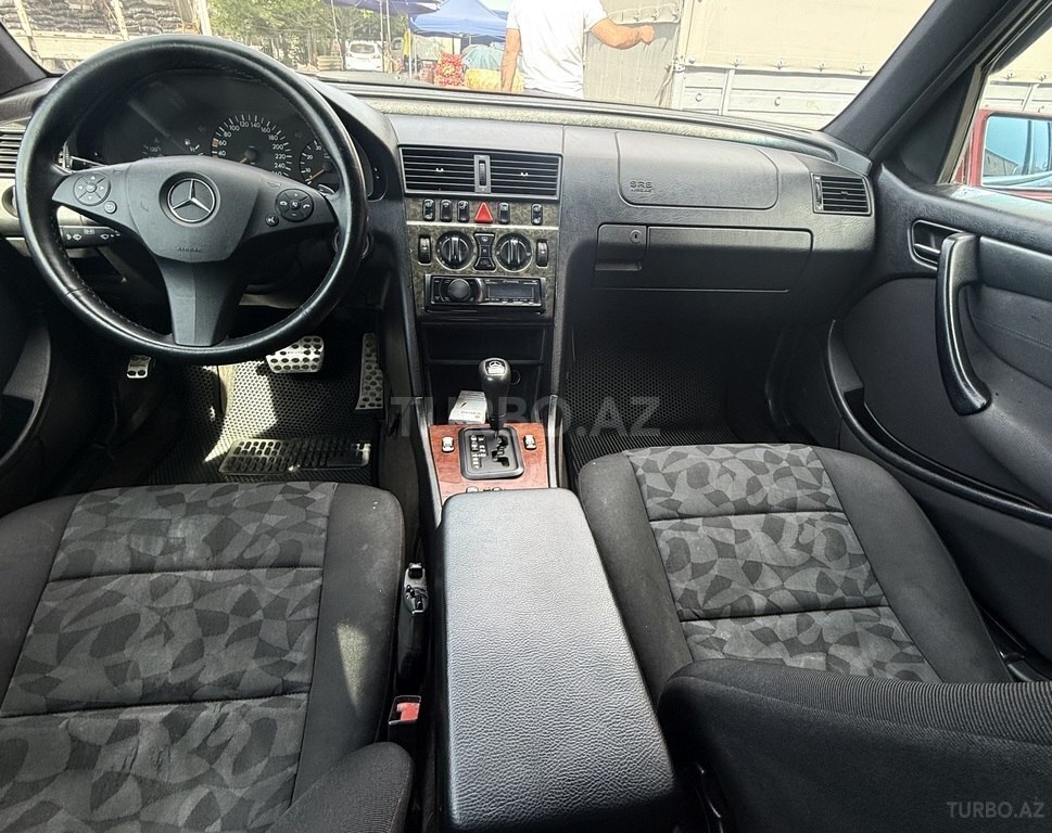Mercedes C 240