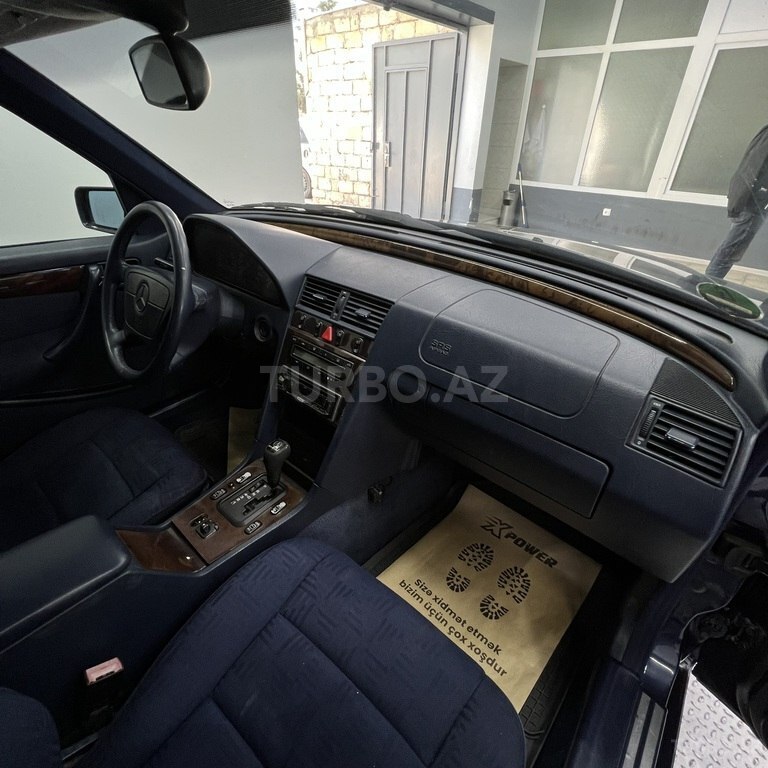 Mercedes C 180