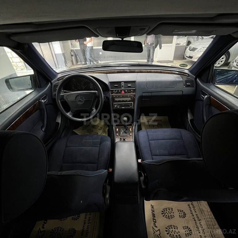 Mercedes C 180