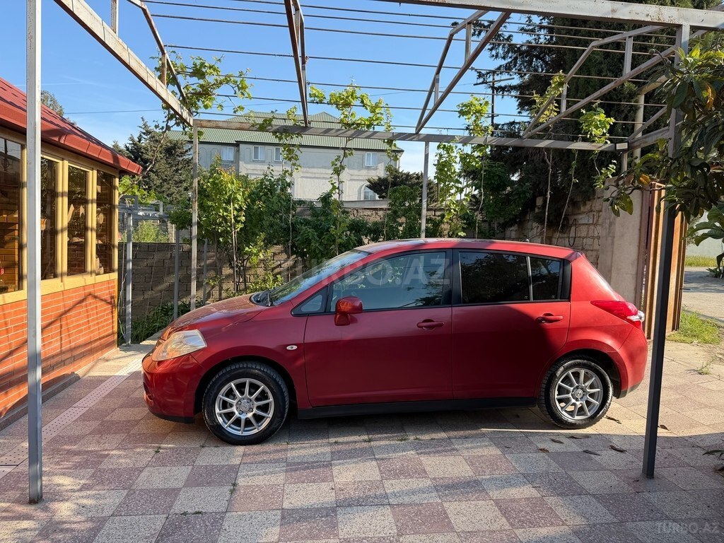 Nissan Tiida