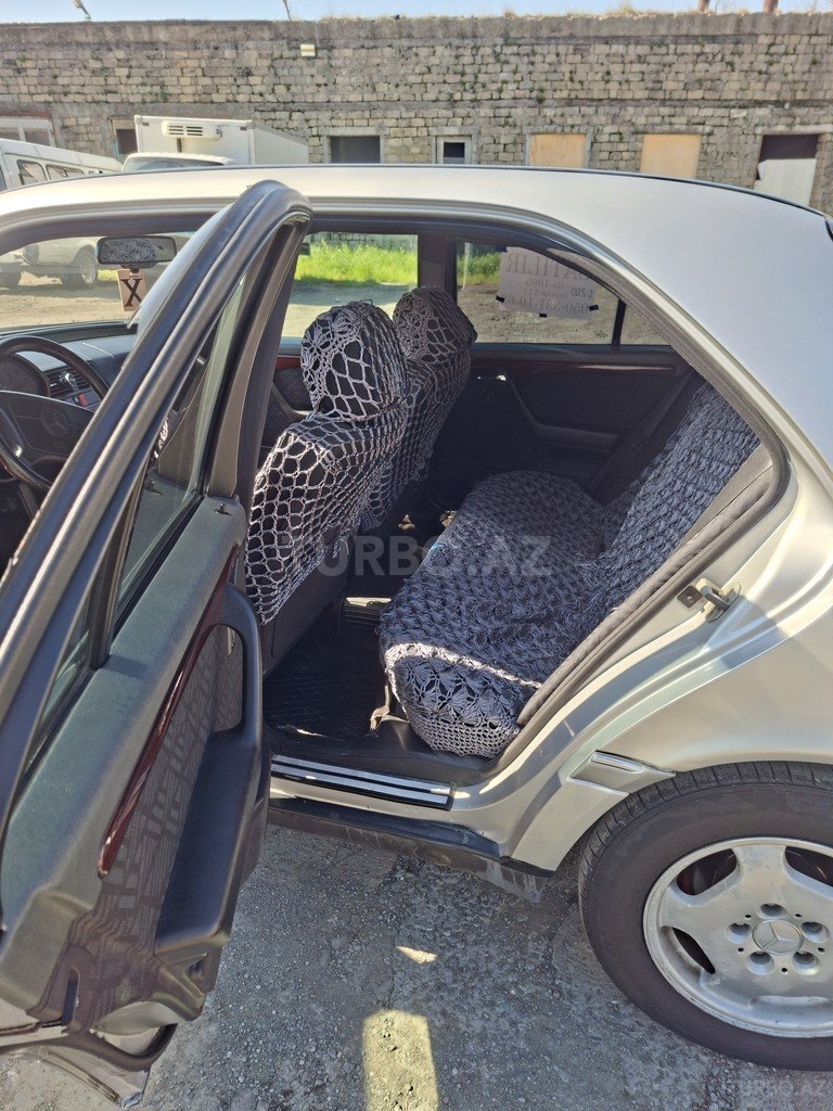 Mercedes C 200