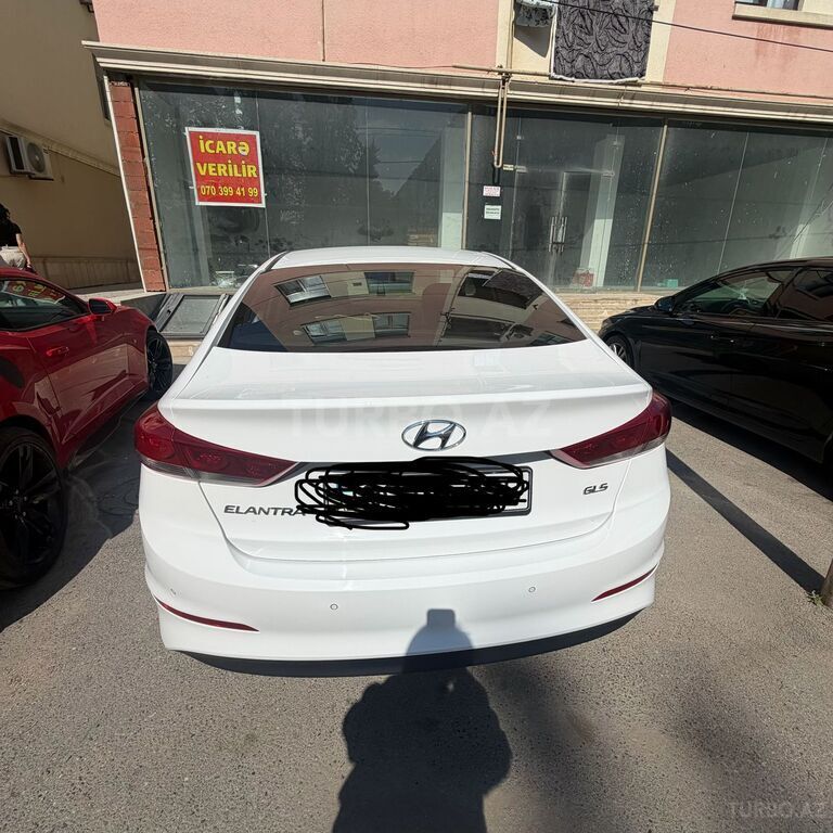 Hyundai Elantra