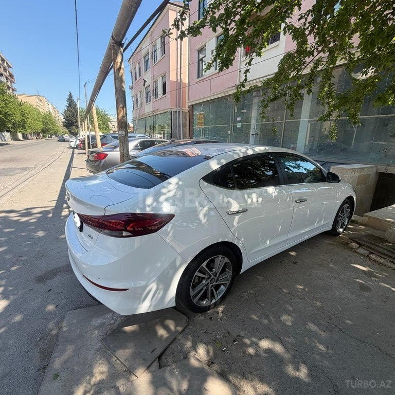 Hyundai Elantra
