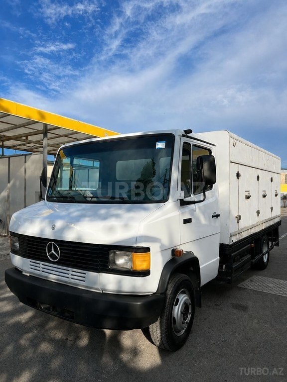 Mercedes 611 D
