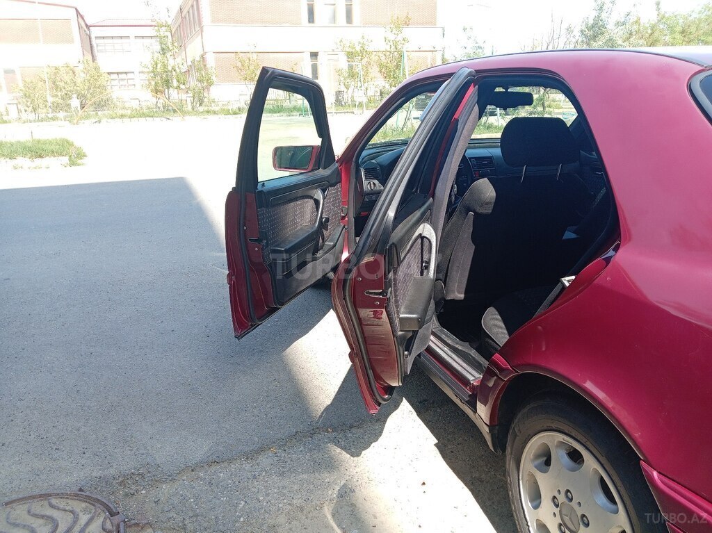 Mercedes C 180