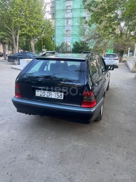 Mercedes C 200