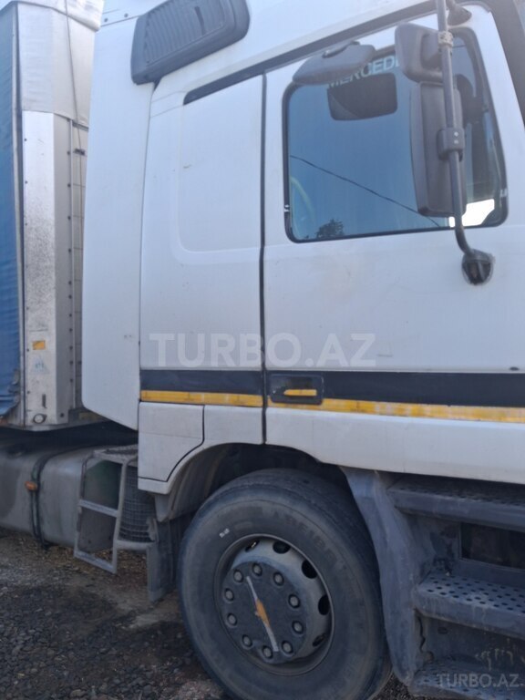 Mercedes Actros 1844
