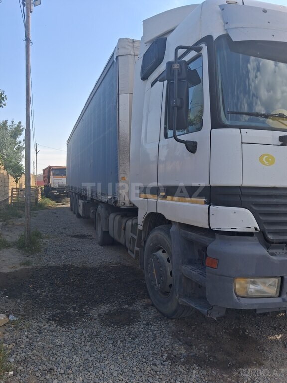 Mercedes Actros 1844