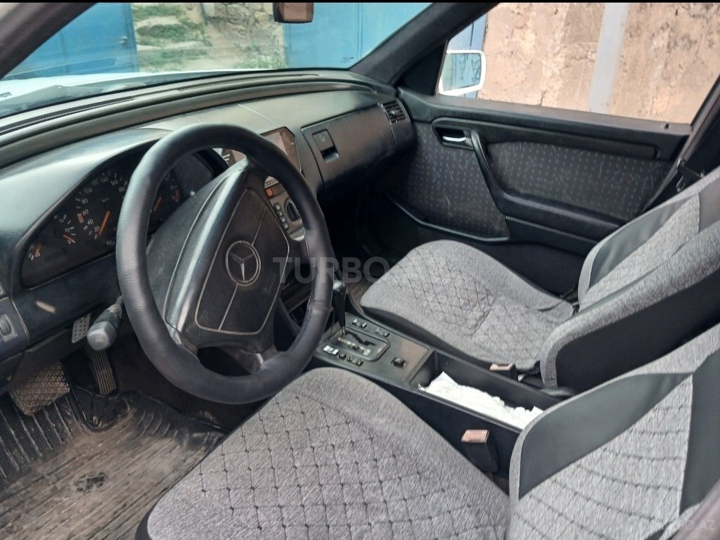 Mercedes C 180