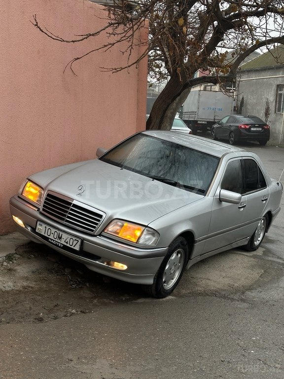 Mercedes C 180