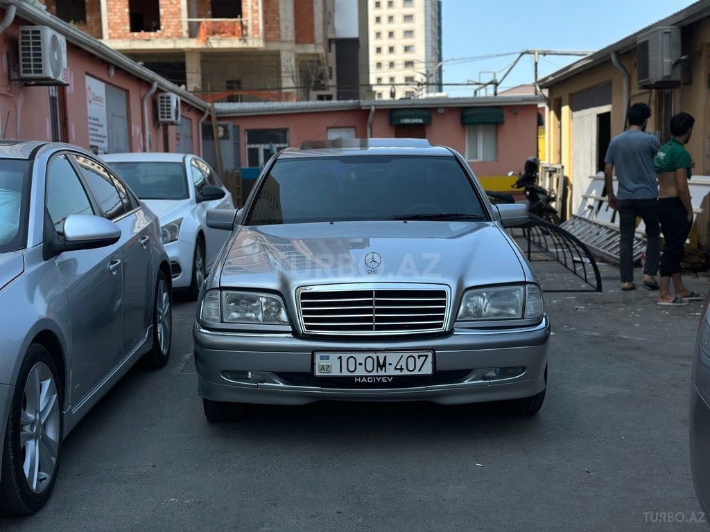 Mercedes C 180