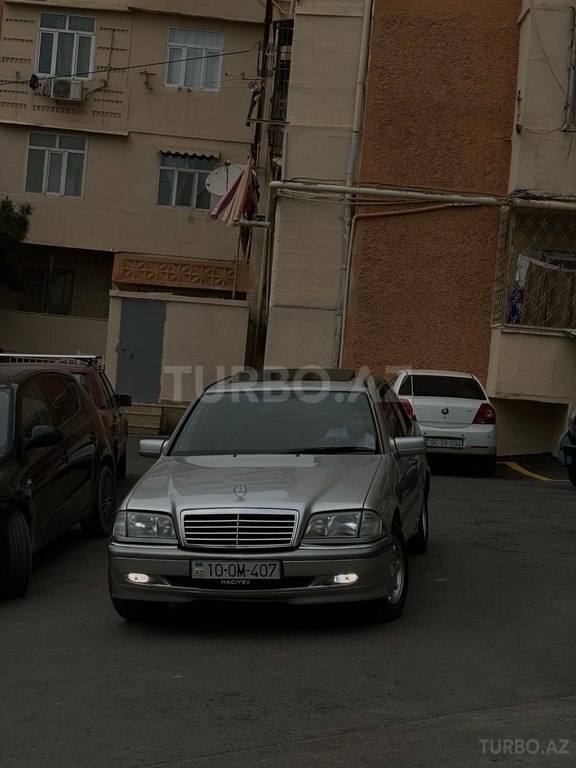 Mercedes C 180