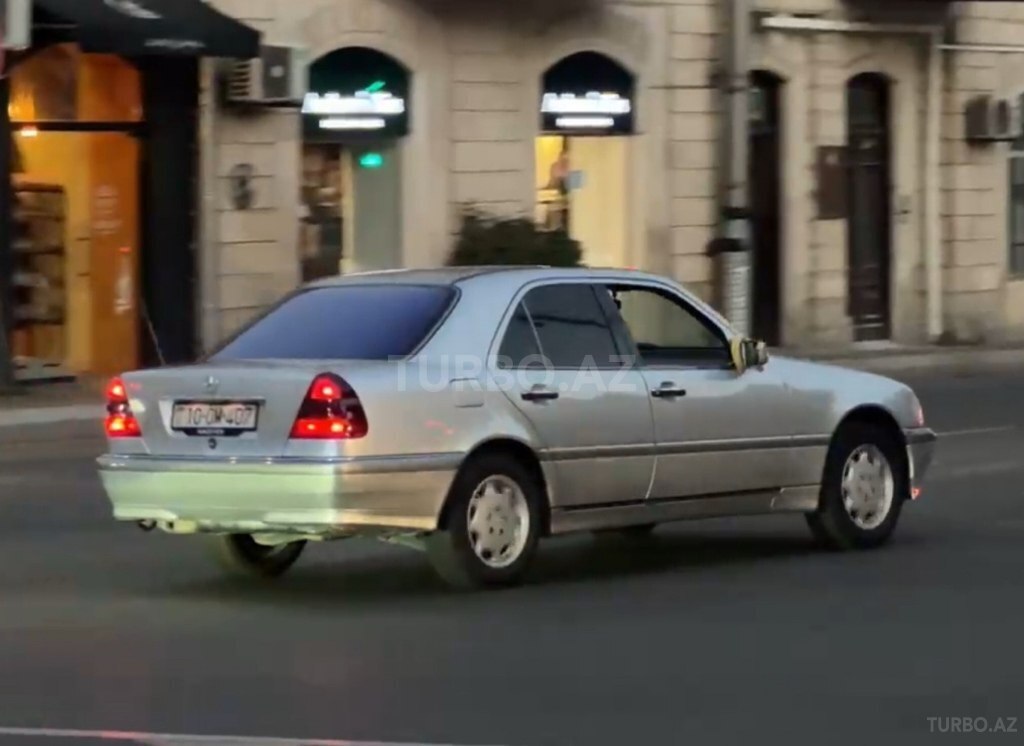 Mercedes C 180