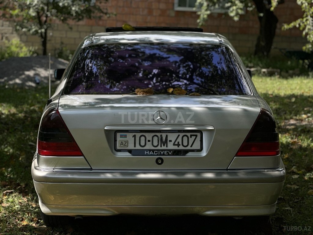 Mercedes C 180