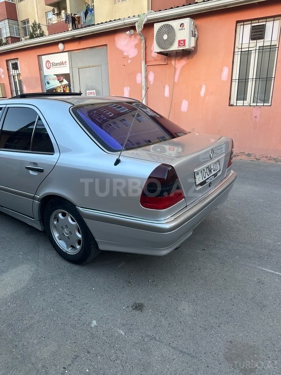 Mercedes C 180