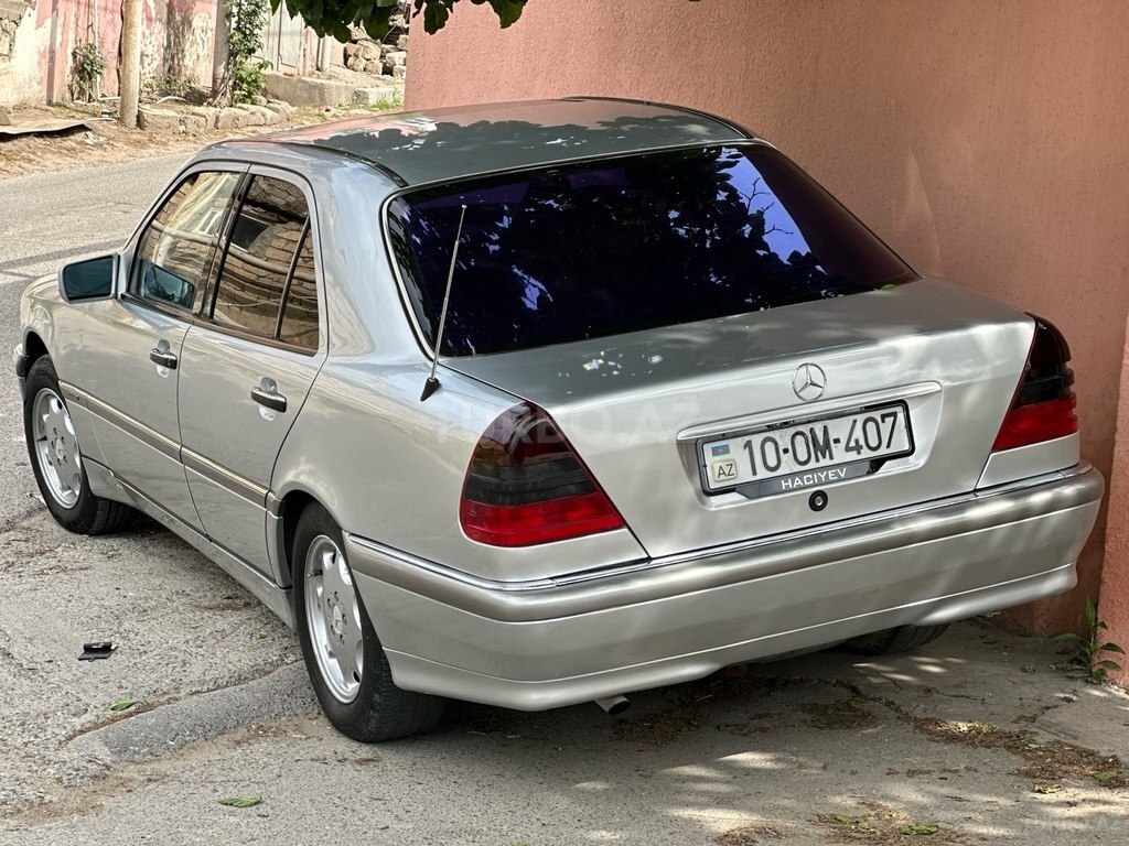 Mercedes C 180