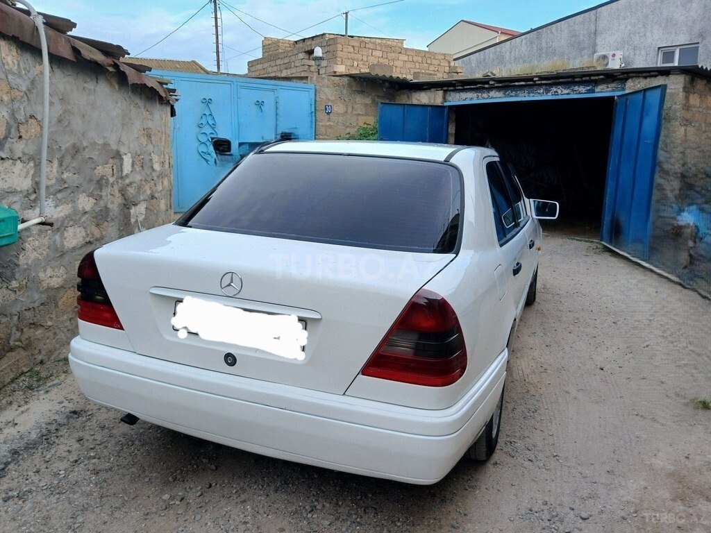 Mercedes C 180