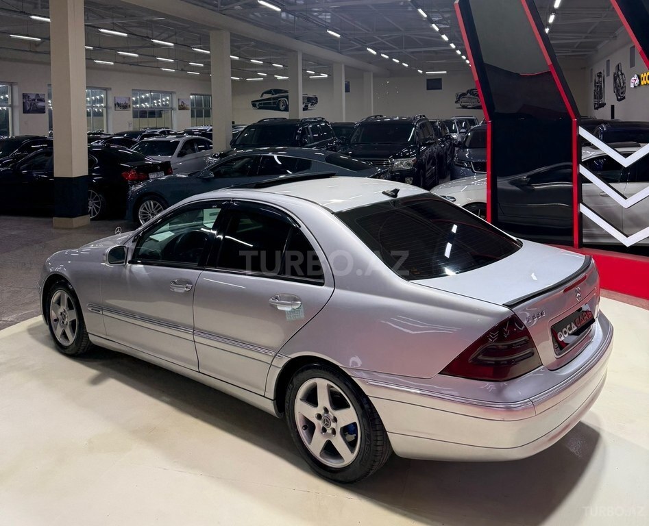 Mercedes C 200