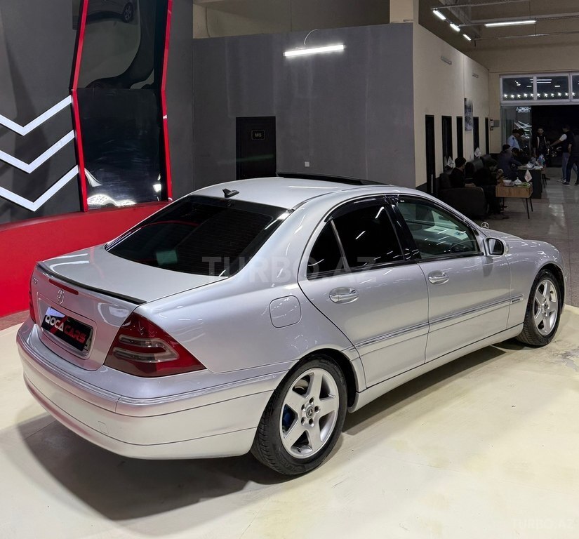 Mercedes C 200