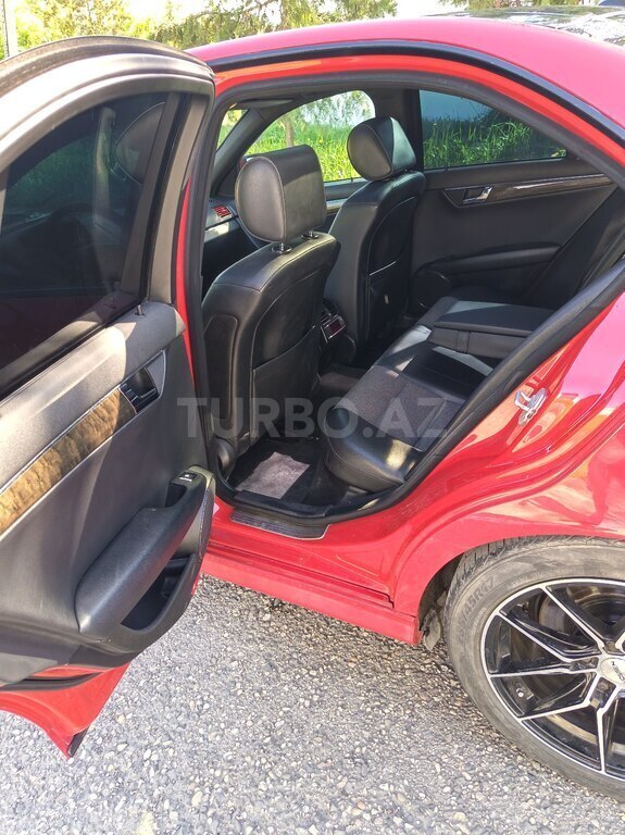 Mercedes C 200
