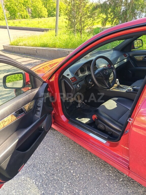 Mercedes C 200