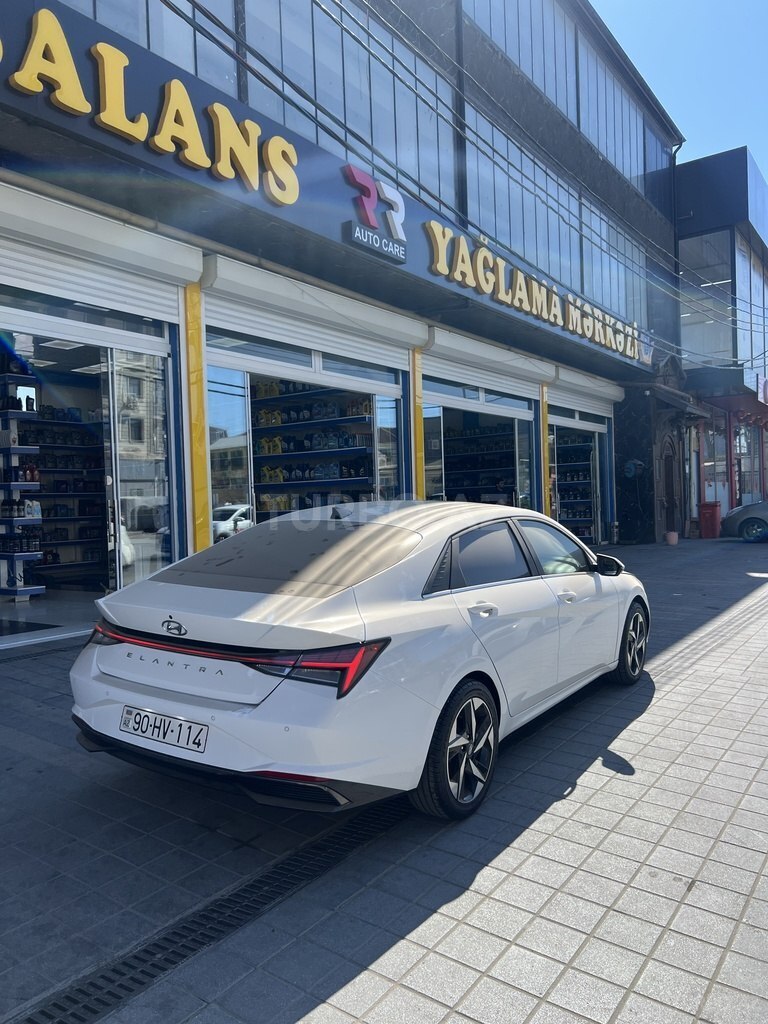 Hyundai Elantra