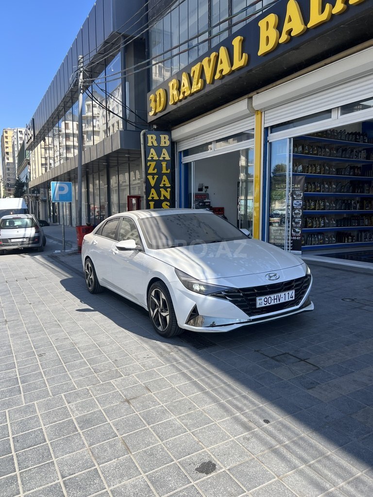 Hyundai Elantra