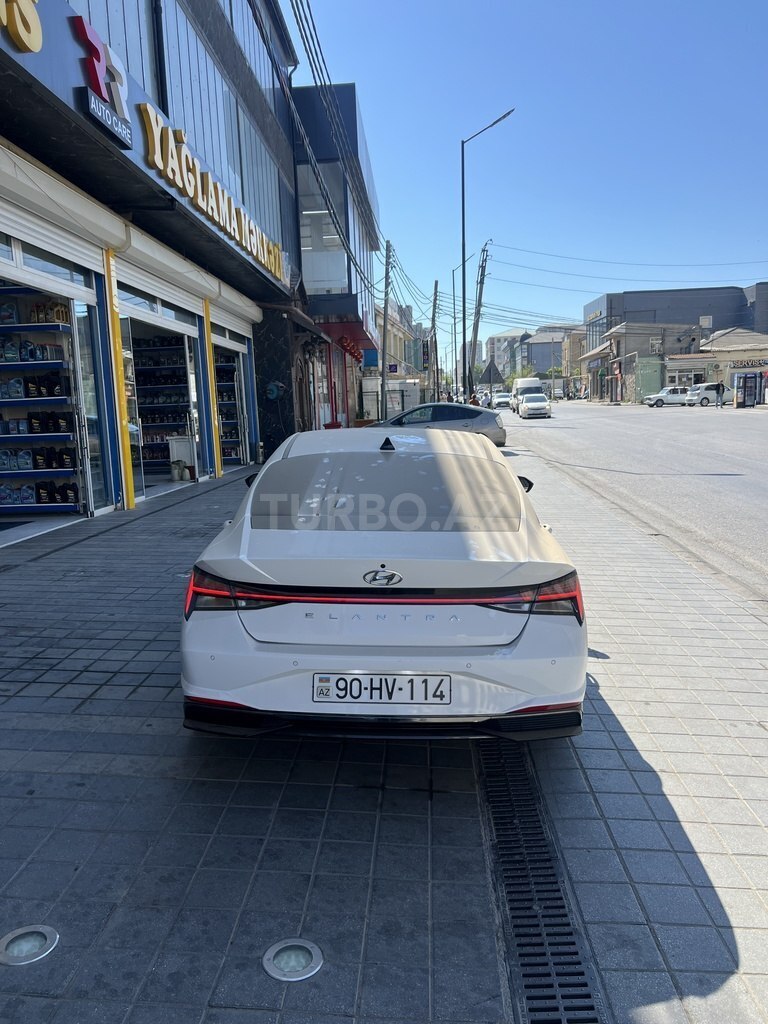 Hyundai Elantra