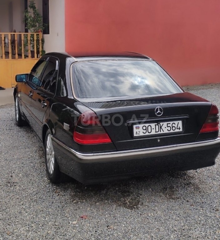 Mercedes C 180