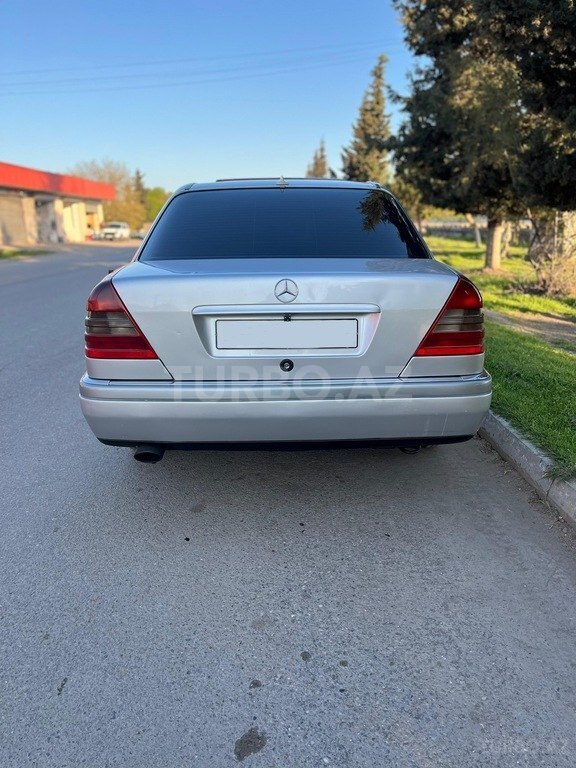 Mercedes C 180