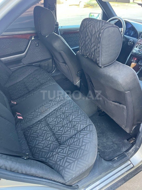 Mercedes C 180
