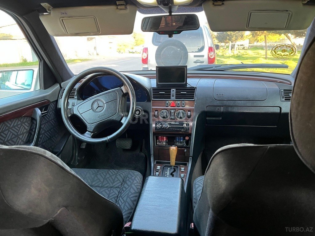 Mercedes C 180