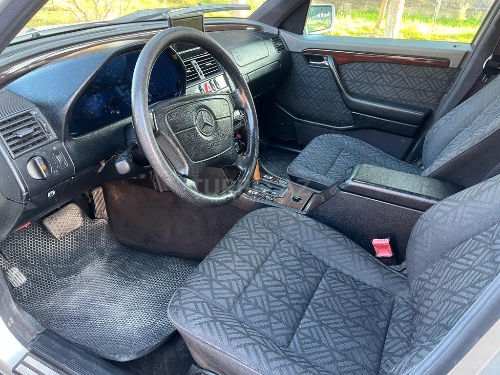 Mercedes C 180