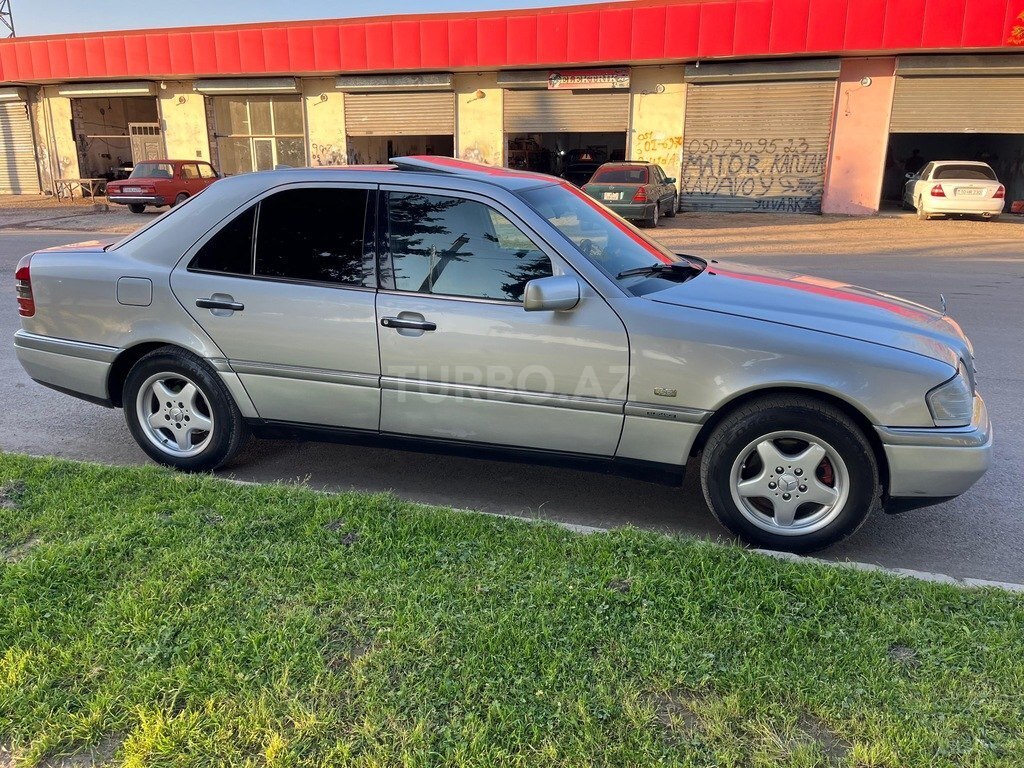 Mercedes C 180