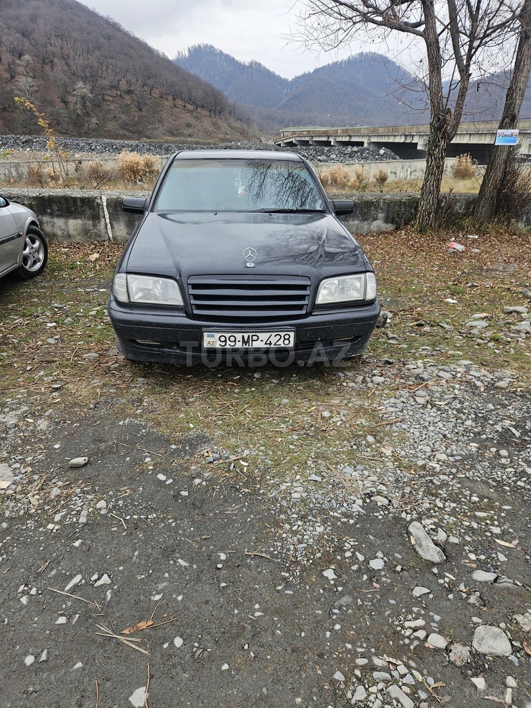 Mercedes C 180