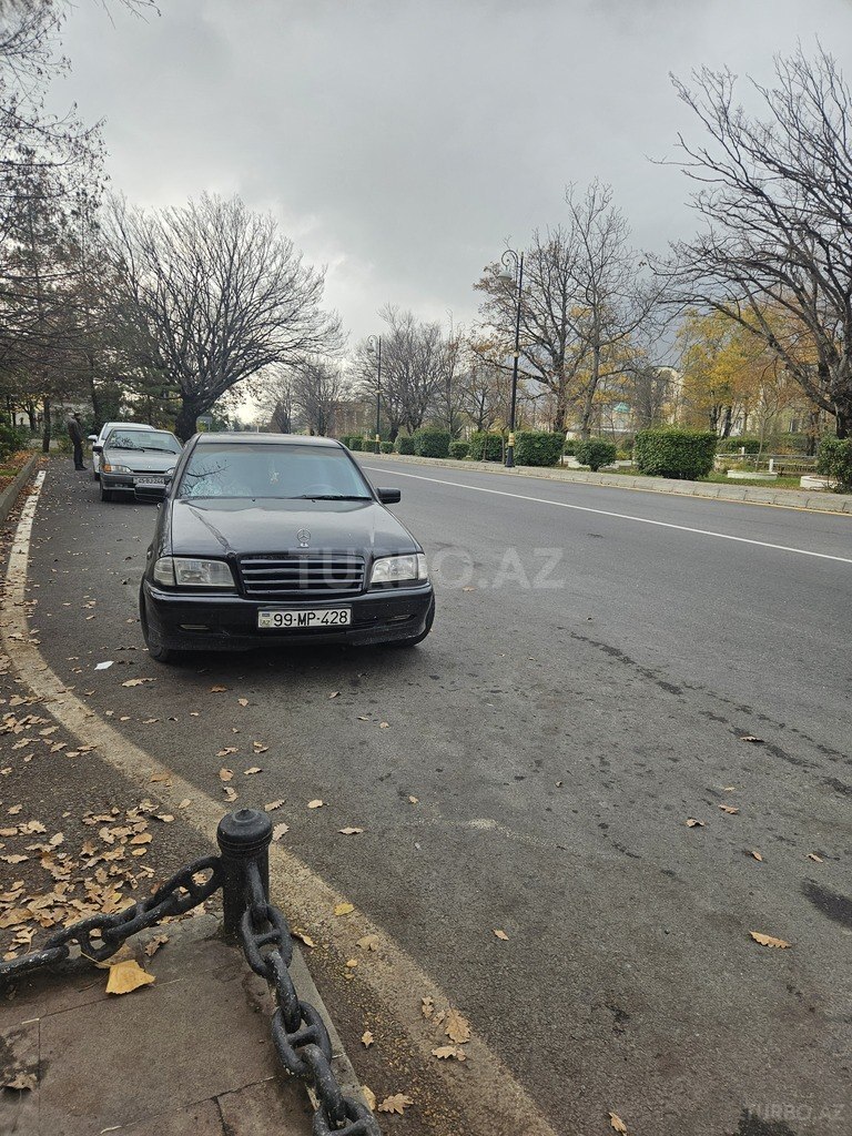 Mercedes C 180