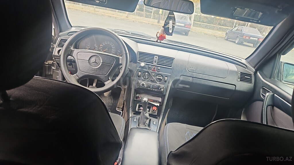 Mercedes C 180