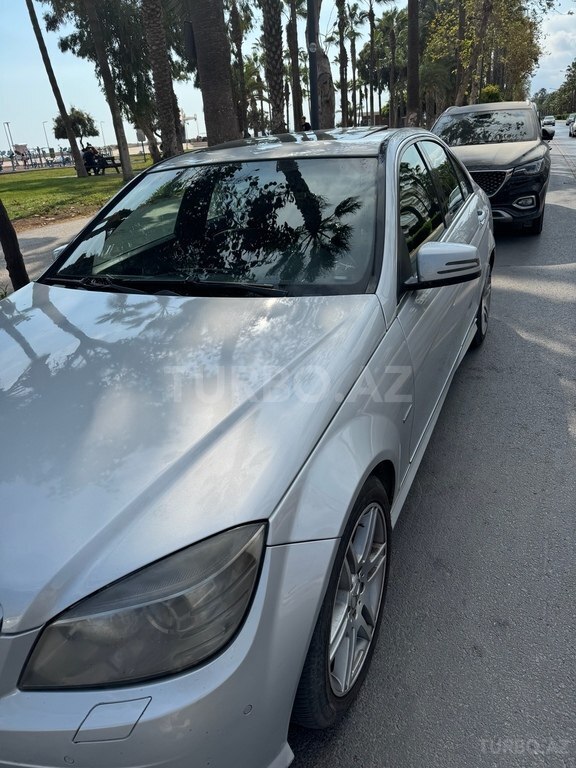 Mercedes C 200