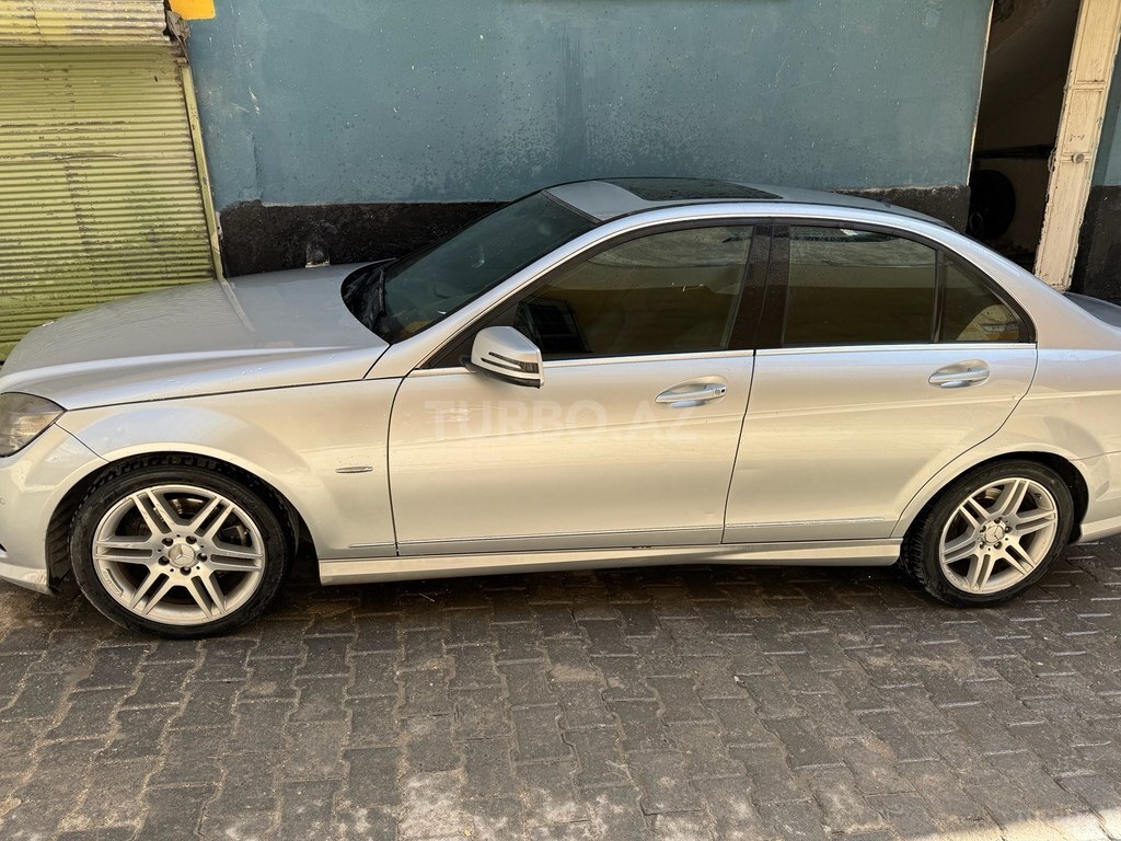 Mercedes C 200