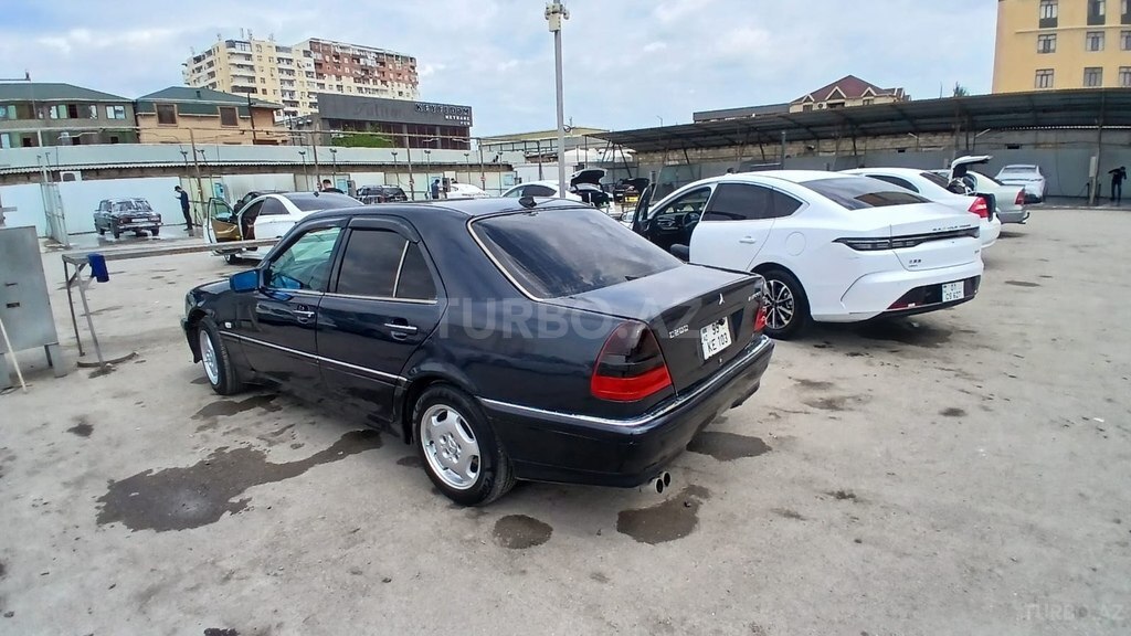 Mercedes C 200