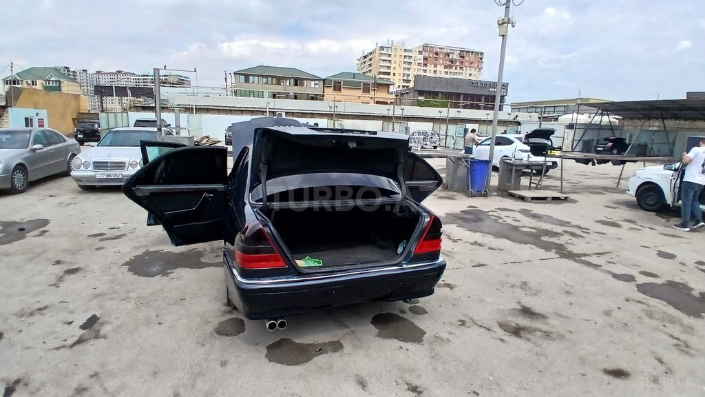 Mercedes C 200
