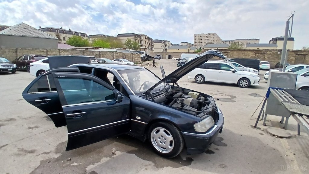 Mercedes C 200