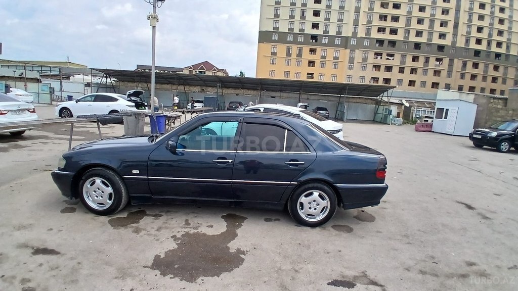 Mercedes C 200