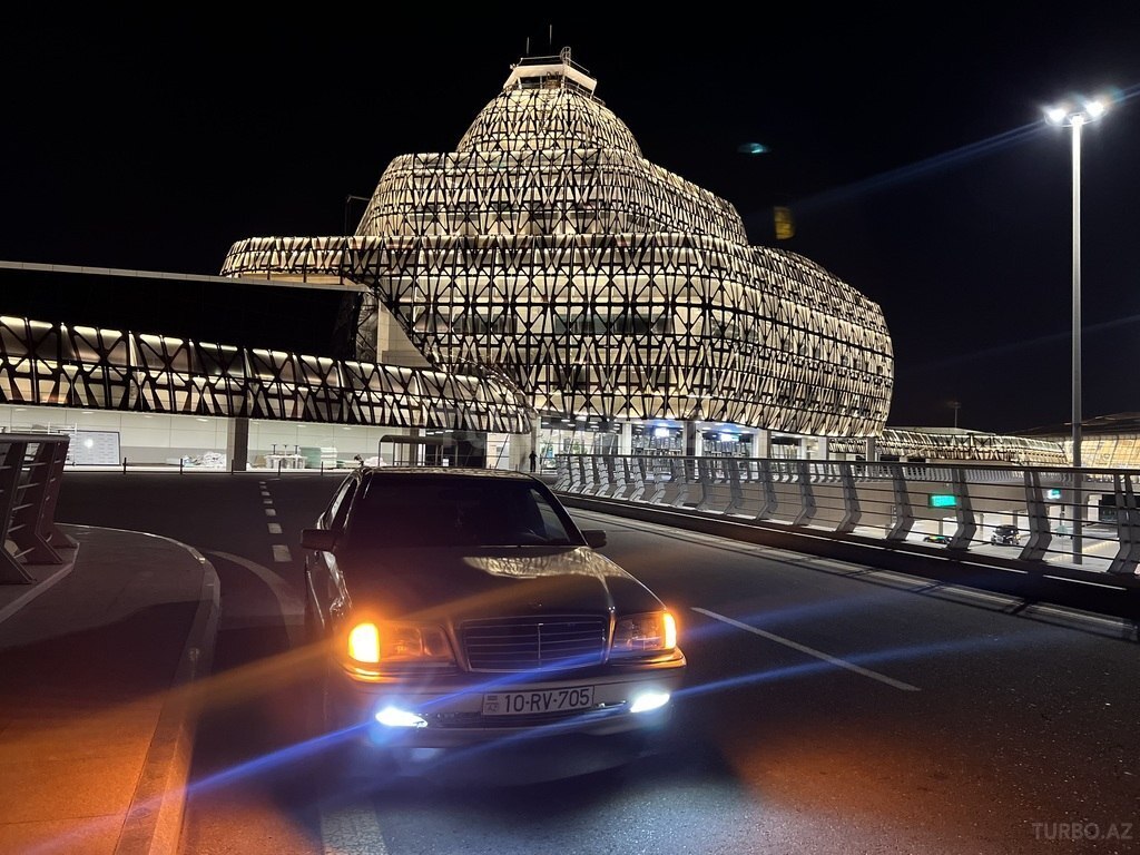 Mercedes C 200