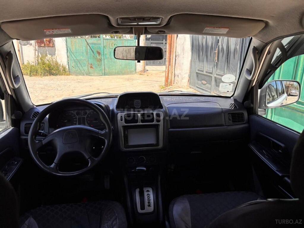 Mitsubishi Pajero io